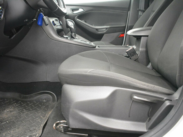 2015 Ford Focus III Рестайлинг, белый - вид 23