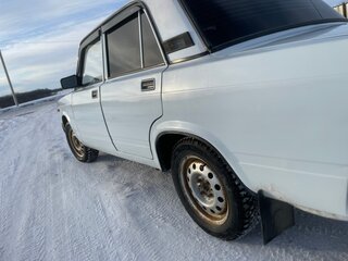 2004 Lada (ВАЗ) 2107, белый, 125000 рублей, вид 4