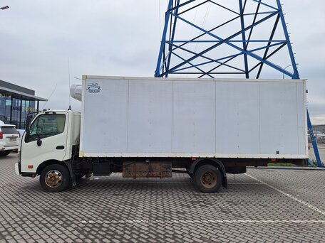 2012 Hino Series 300 (Dutro), белый, 1980000 рублей, вид 3