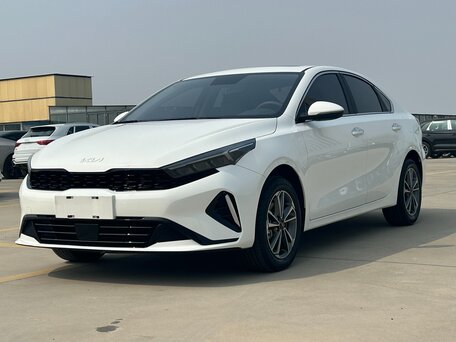 2022 Kia K3 II (China Market) Рестайлинг, белый, 2017000 рублей, вид 1