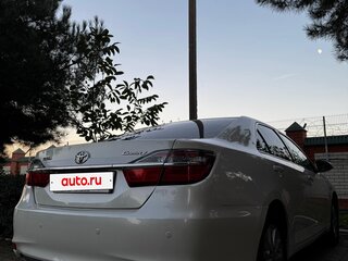 2015 Toyota Camry VII (XV50) Рестайлинг, белый, 1850000 рублей, вид 2