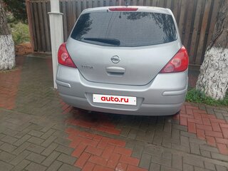 2010 Nissan Tiida I Рестайлинг, серебристый, 730000 рублей, вид 3