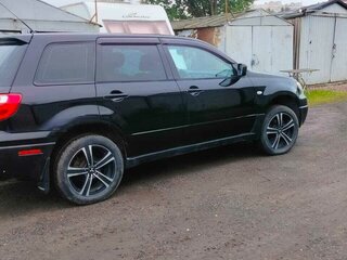 2005 Mitsubishi Outlander I, чёрный, 490000 рублей, вид 4