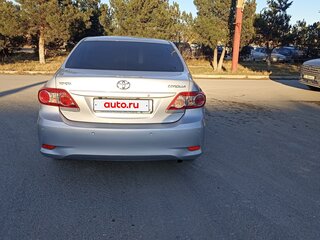 2011 Toyota Corolla X (E140, E150) Рестайлинг, серебристый, 950000 рублей, вид 2