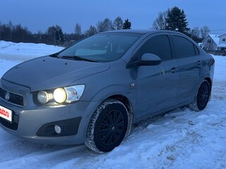 2013 Chevrolet Aveo II, серый, 700000 рублей, вид 1