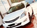 2015 Hyundai Solaris I Рестайлинг, белый, 550000 рублей - вид 2