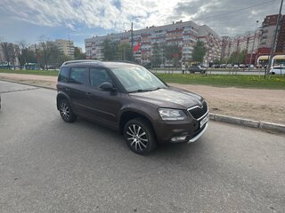 2016 Skoda Yeti I Рестайлинг, коричневый, 950000 рублей, вид 3