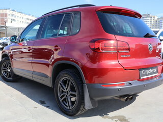 2016 Volkswagen Tiguan I Рестайлинг, красный, 1369000 рублей, вид 4