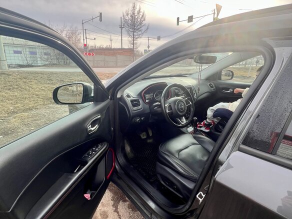 2019 Jeep Compass TrailHawk II, серый, 1600000 рублей - вид 5
