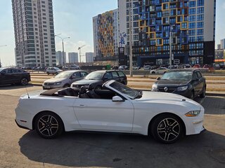 2020 Ford Mustang VI Рестайлинг, белый, 2450000 рублей, вид 4