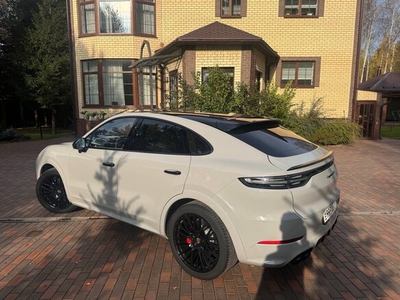 2021 Porsche Cayenne GTS Coupé III, серый, 12500000 рублей - вид 6
