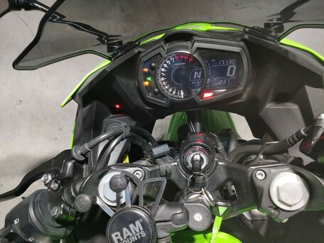 2022 Kawasaki Ninja 400, зелёный, 637000 рублей, вид 5