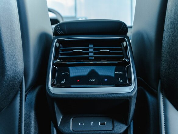 2026 Geely Monjaro I, серый - вид 23