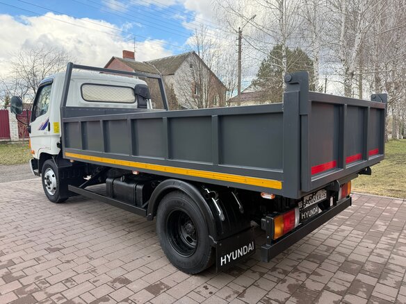 2008 Hyundai HD65, белый, 1900000 рублей - вид 2