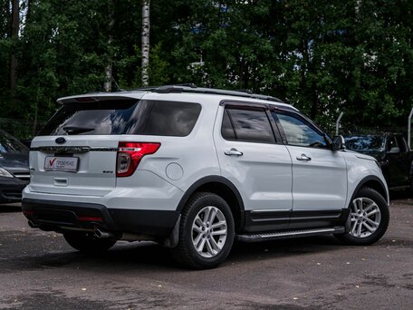 2013 Ford Explorer V, белый, 1261000 рублей, вид 2