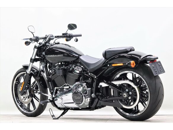2021 Harley-Davidson Breakout, чёрный, 1900000 рублей - вид 2