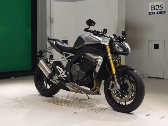 2021 Triumph Speed Twin, серый, 1300000 рублей - вид 2