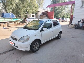 1999 Toyota Vitz I (P10), белый, 190000 рублей, вид 1