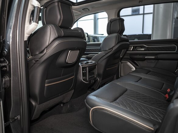 2026 Ram 1500 Crew Cab V Рестайлинг, серый, 11469084 рублей - вид 17