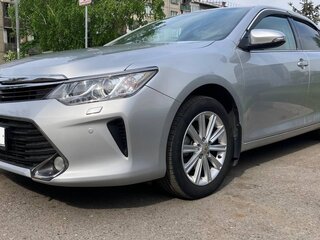 2015 Toyota Camry VII (XV50) Рестайлинг, серый, 2300000 рублей, вид 1
