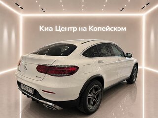 2021 Mercedes-Benz GLC Coupe 300 I (C253) Рестайлинг, белый, 4850000 рублей, вид 3