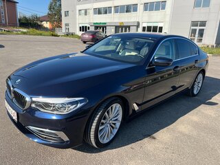 2019 BMW 5 серии 530i xDrive VII (G30/G31/G38), синий, 4650000 рублей, вид 3