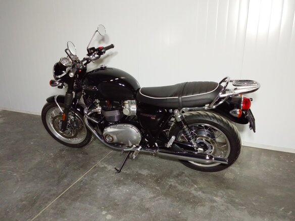 2022 Triumph Bonneville T120, чёрный, 979000 рублей - вид 5