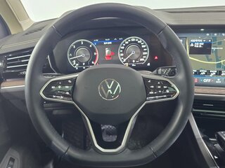 2023 Volkswagen Touareg III Рестайлинг, белый, 7960000 рублей, вид 5