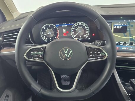 2023 Volkswagen Touareg III Рестайлинг, белый, 7960000 рублей, вид 5