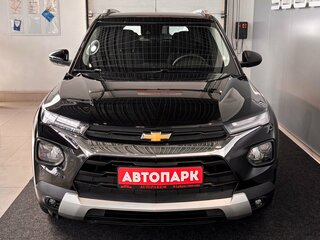 2022 Chevrolet TrailBlazer III, чёрный, 1849000 рублей, вид 2