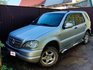 2000 Mercedes-Benz M-Класс 320 I (W163), серый, 440000 рублей, вид 1