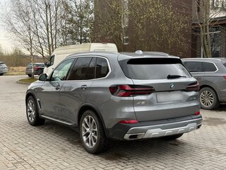 2023 BMW X5 40i IV (G05/G18) Рестайлинг, серый, 8300000 рублей, вид 4