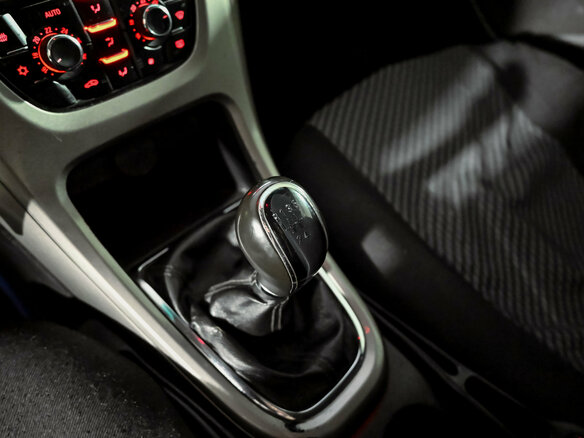 2012 Opel Astra J, чёрный - вид 9