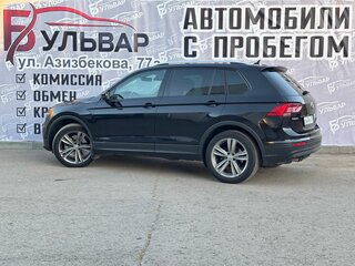 2020 Volkswagen Tiguan II, чёрный, 3250000 рублей, вид 4