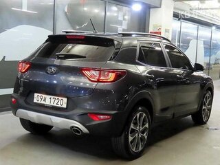 2020 Kia Stonic I, серый, 1450000 рублей, вид 4