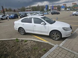 2011 Skoda Octavia II (A5) Рестайлинг, белый, 830000 рублей, вид 5