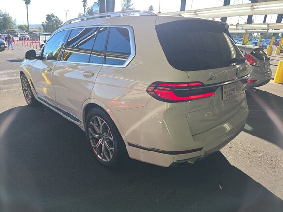2024 BMW X7 40i I (G07) Рестайлинг, белый, 10470000 рублей - вид 5