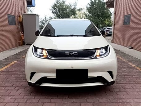 2025 BYD Dolphin 44.9 kWh I, белый, 1749000 рублей, вид 4