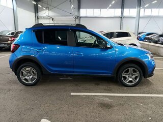 2021 Renault Sandero Stepway II Рестайлинг, синий, 1240000 рублей, вид 4