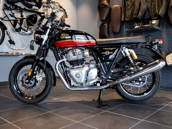 2025 Royal Enfield Interceptor, чёрный, 699000 рублей - вид 4