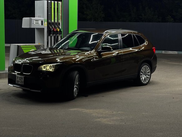 2013 BMW X1 20i I (E84) Рестайлинг, коричневый, 1300000 рублей - вид 4
