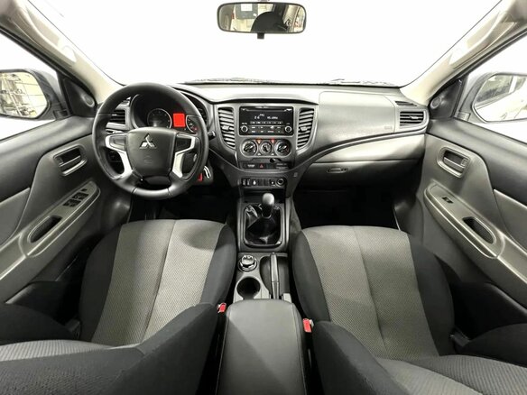 2017 Mitsubishi L200 V, белый, 2350000 рублей - вид 13