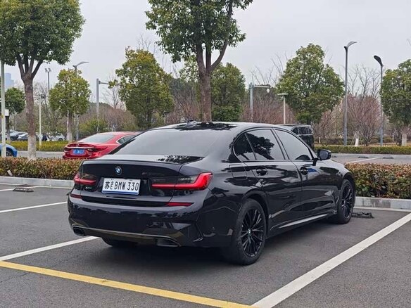 2022 BMW 3 серии 320i VII (G2x) Рестайлинг, чёрный - вид 4