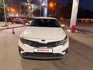 2020 Kia Optima IV Рестайлинг, белый, 1090000 рублей, вид 1