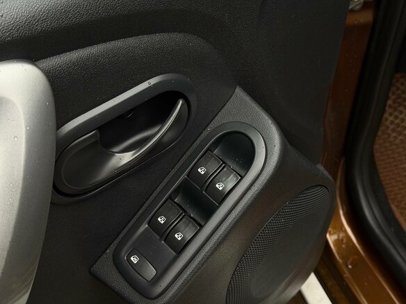 2014 Renault Duster I, коричневый, 890000 рублей - вид 12