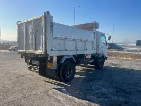 2005 Fuso (Mitsubishi) Fighter, белый, 6100000 рублей, вид 1