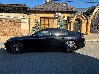 2017 Porsche Panamera Turbo II, чёрный, 7500000 рублей, вид 4