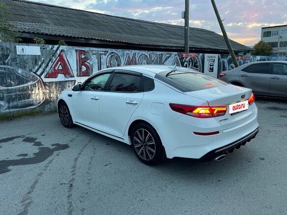 2018 Kia Optima IV Рестайлинг, белый, 1550000 рублей - вид 9