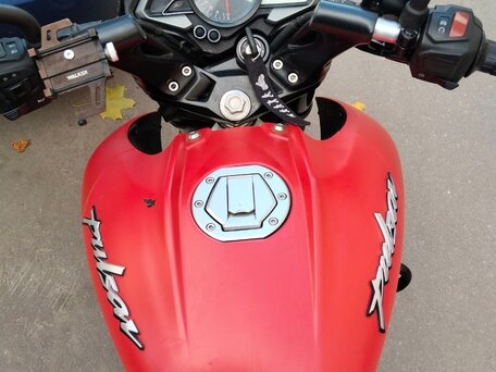 2021 Bajaj Pulsar NS 200, красный, 150000 рублей, вид 5