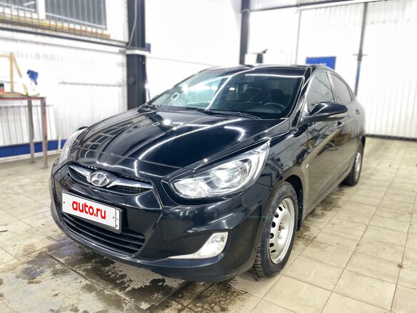 2012 Hyundai Solaris I, чёрный, 890000 рублей - вид 1